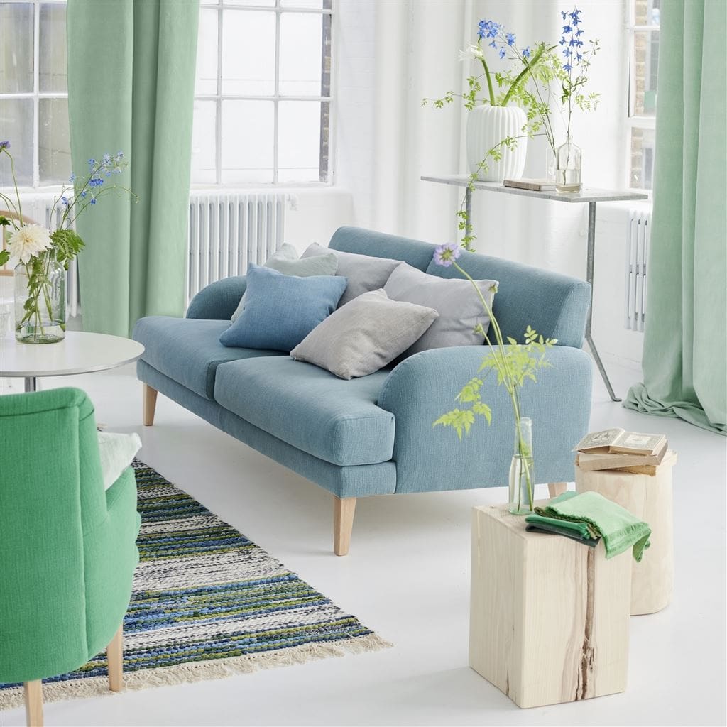 Welke gordijnstoffen passen het beste in je interieur, gordijnen in lichtgroen van Designers Guild