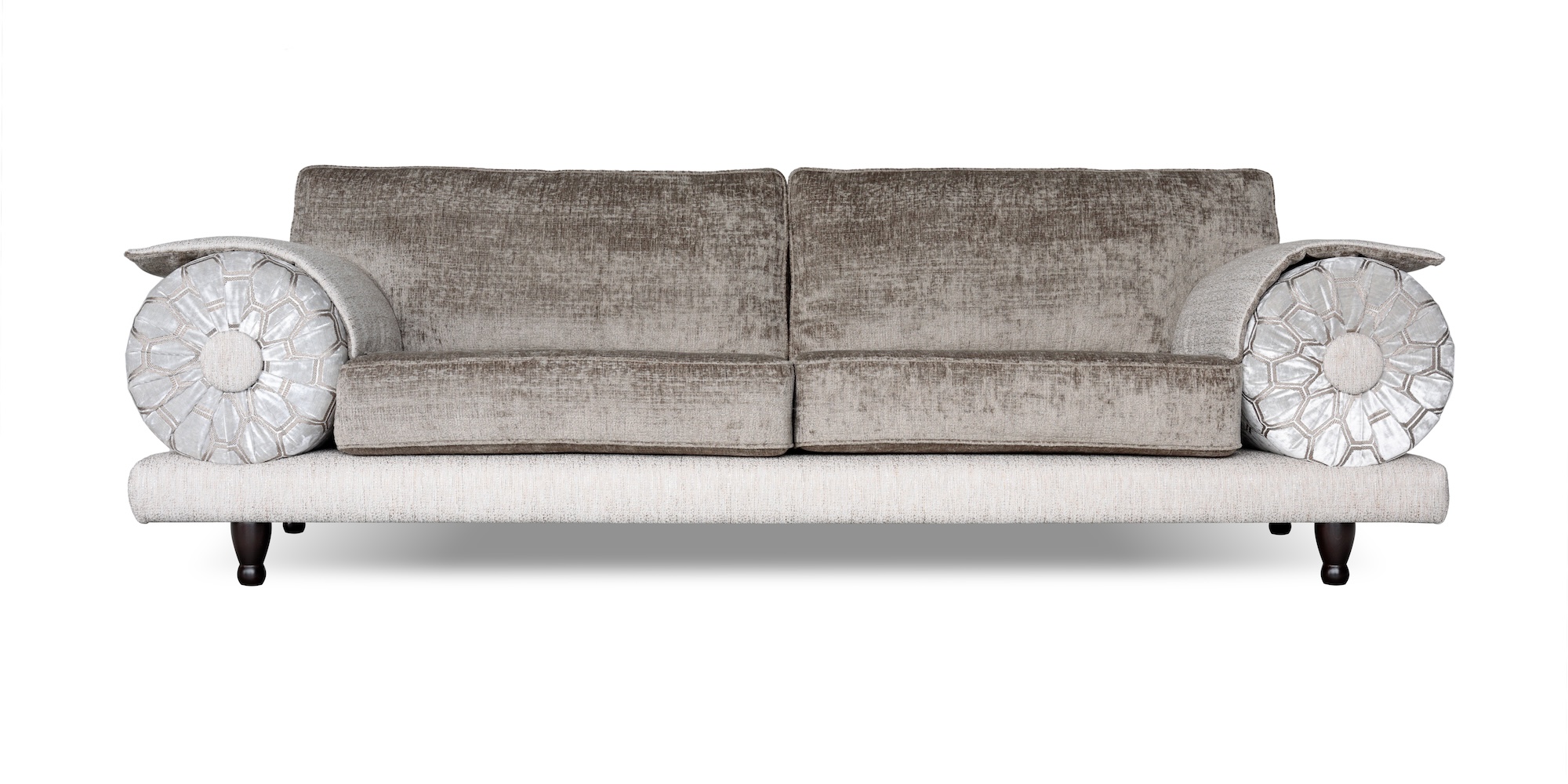 Welke kleur past bij een grijs interieur. De grijze bank Manipur Oyster.